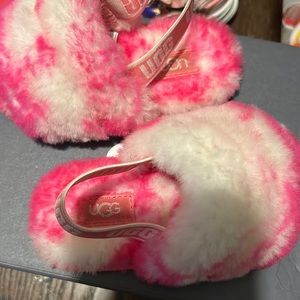 Toddler ugg slides